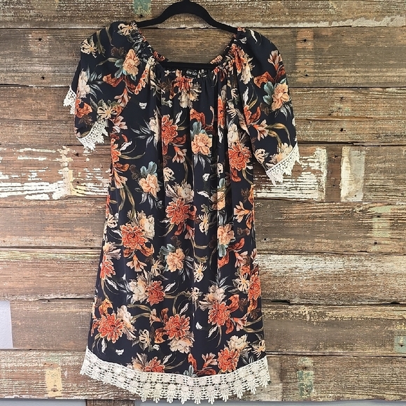 New Look Blue Floral Off-Shoulder Dress with Lace Trim - Picture 2 of 5